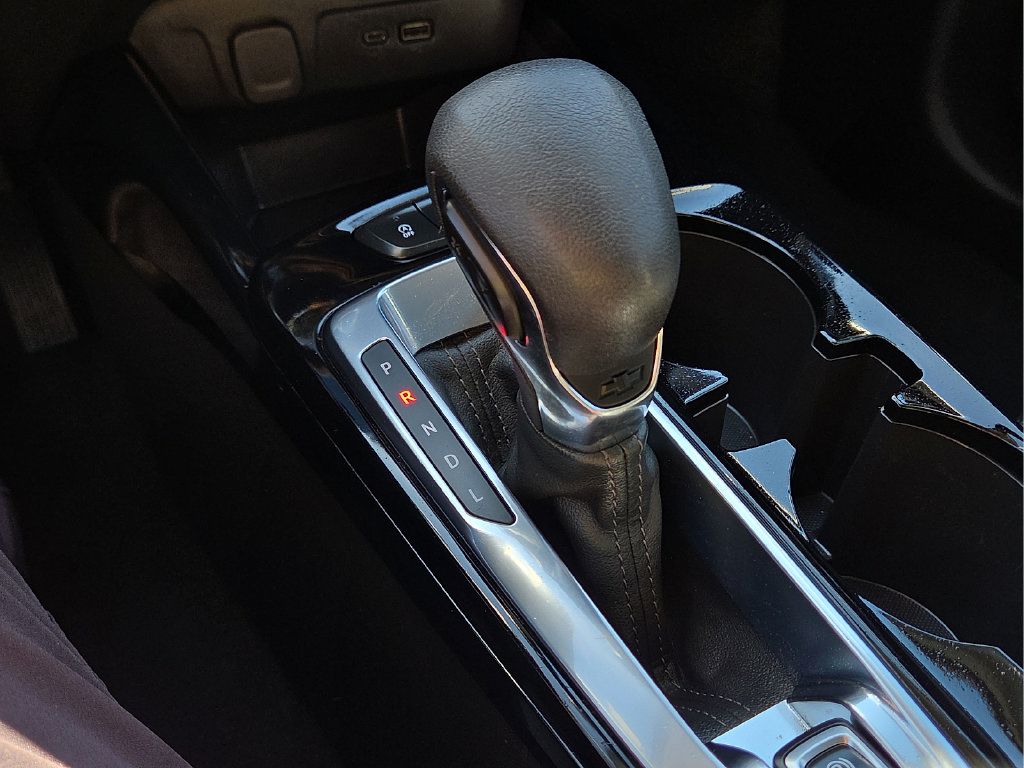 Used 2025 Chevrolet Trax LT FWD image 20