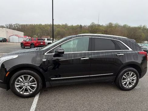 Used 2022 Cadillac XT5 Premium Luxury AWD/4WD image 2