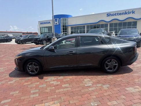 Used 2025 Kia K4 FWD image 33