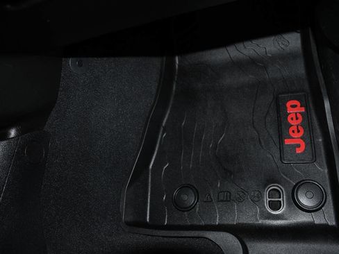 Used 2019 Jeep Wrangler Unlimited Rubicon w/ Cold Weather Group image 26