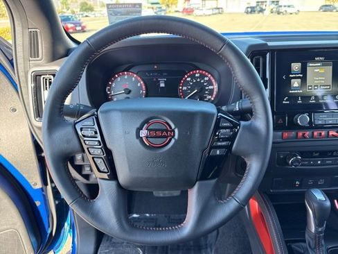 Used 2025 Nissan Frontier PRO-4X image 9