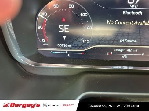 Certified 2023 GMC Yukon SLT w/ SLT Premium Package AWD/4WD image 5