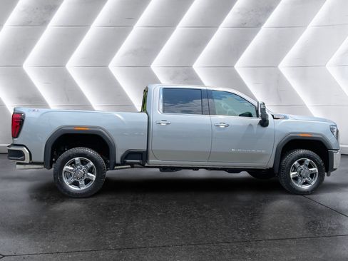 New 2026 GMC Sierra 3500 SLT AWD/4WD image 7