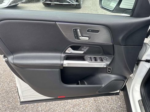 Used 2022 Mercedes-Benz GLB 250 image 19