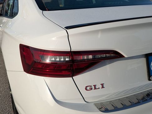 Certified 2022 Volkswagen Jetta GLI Autobahn w/ GLI Black Package FWD image 8