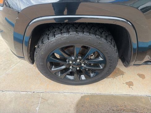 Used 2020 Jeep Grand Cherokee Altitude RWD image 18