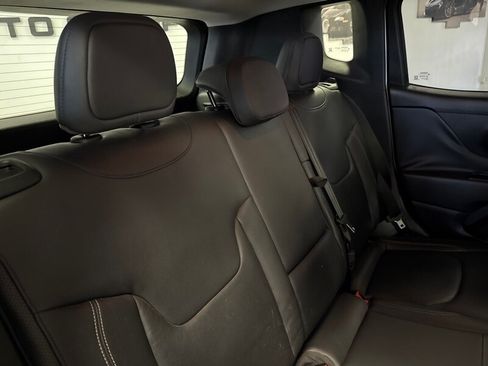 Used 2016 Jeep Renegade Limited FWD image 27