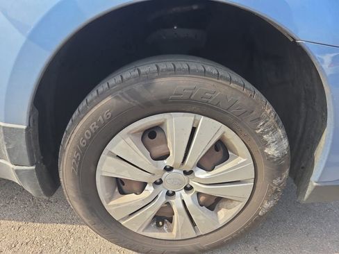 Used 2012 Subaru Outback 2.5i image 2