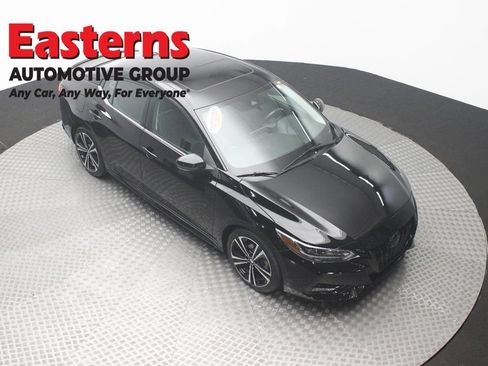 Used 2023 Nissan Sentra SR w/ SR Premium Package FWD image 3