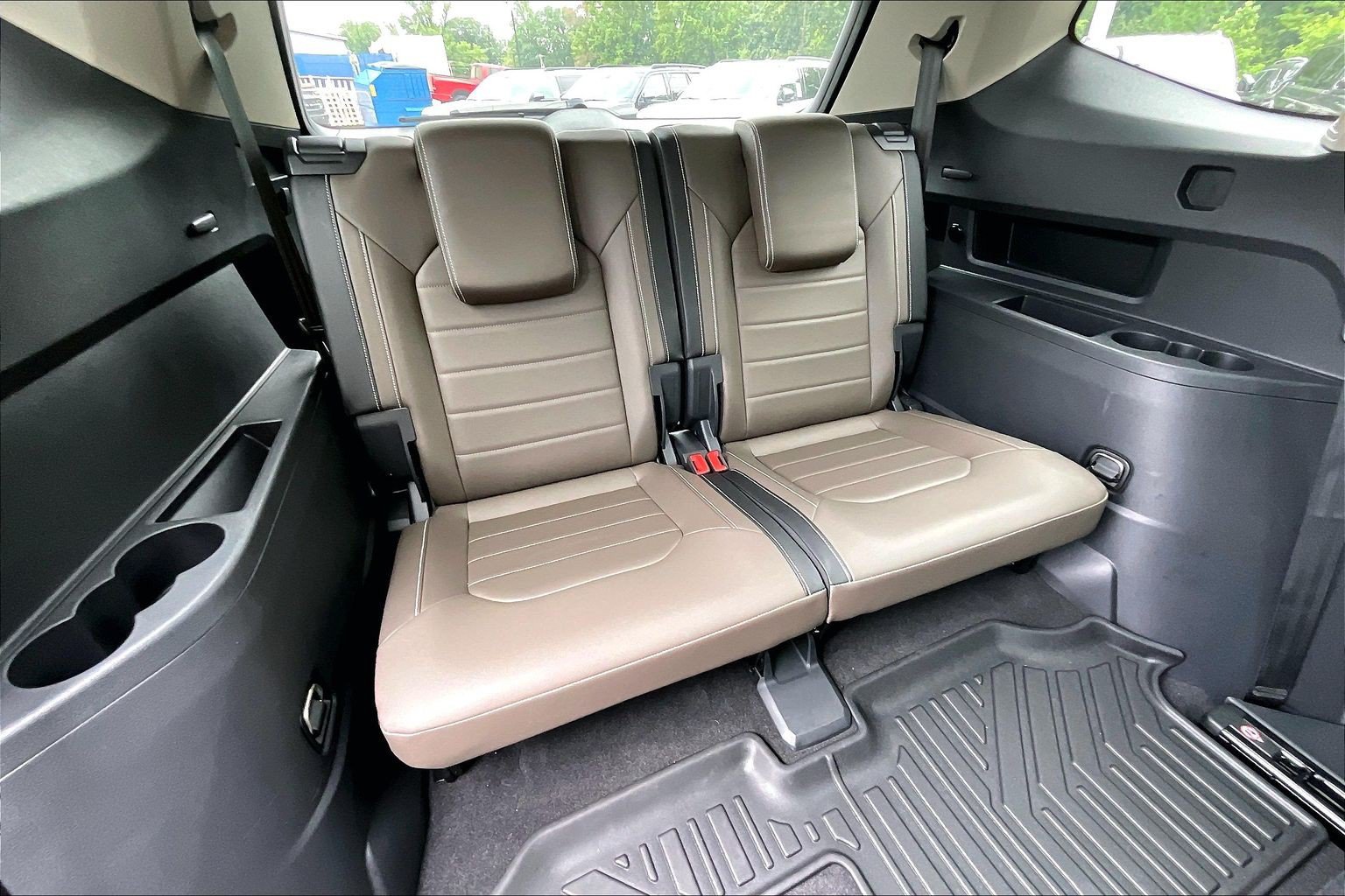 Used 2025 Volkswagen Atlas SEL AWD/4WD image 28