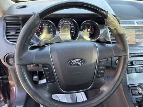 Used 2010 Ford Taurus Limited image 12