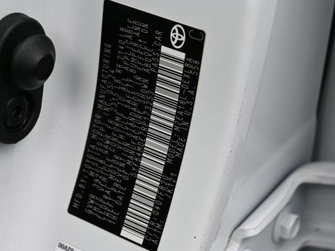 Used 2024 Toyota Corolla LE image 20