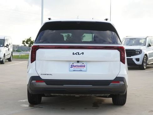 Used 2025 Kia Carnival SX Prestige FWD image 8