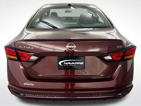 Used 2024 Nissan Altima 2.5 SV image 7