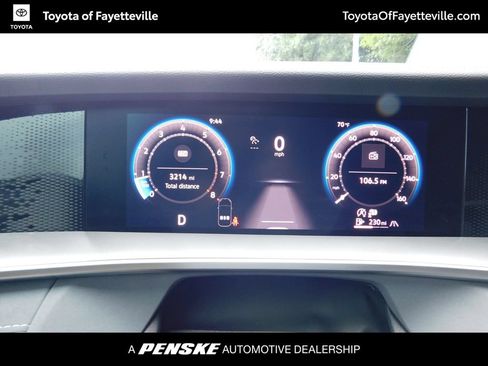 Used 2025 Volkswagen Tiguan SE R-Line AWD/4WD image 12