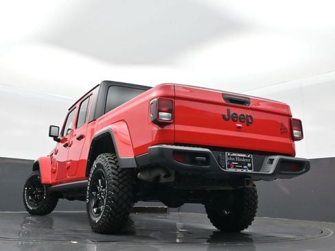 Certified 2022 Jeep Gladiator Willys image 30