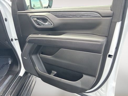 Used 2023 GMC Yukon SLT AWD/4WD image 25