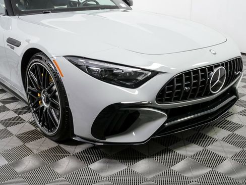 Used 2025 Mercedes-Benz SL 63 AMG 4MATIC image 40