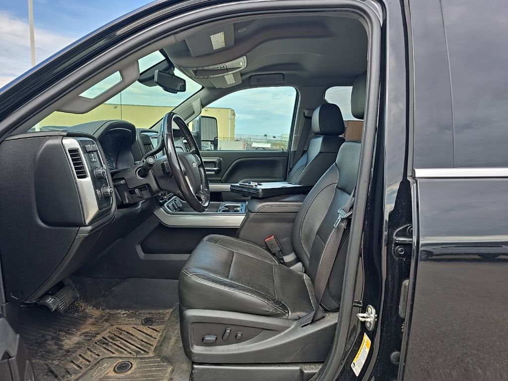 Used 2019 Chevrolet Silverado 2500 LTZ w/ Duramax Plus Package AWD/4WD image 11