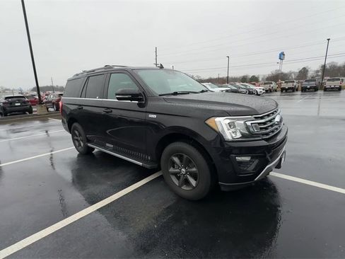 Used 2020 Ford Expedition XLT w/ Equipment Group 202A image 2