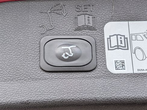 Certified 2018 Ford Escape Titanium image 14