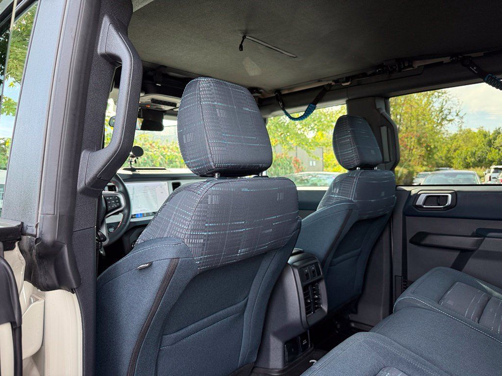 Used 2026 Ford Bronco Heritage Edition AWD/4WD image 34