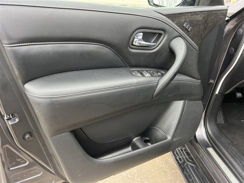 Used 2024 INFINITI QX80 Luxe image 8