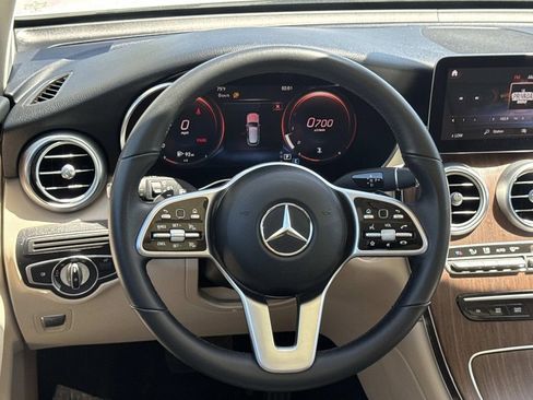 Used 2022 Mercedes-Benz GLC 300 image 9