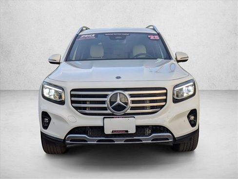 Certified 2025 Mercedes-Benz GLB 250 image 4