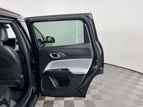 Used 2023 Jeep Compass Latitude image 42