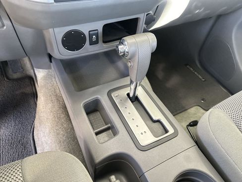 Used 2016 Nissan Frontier SV image 21