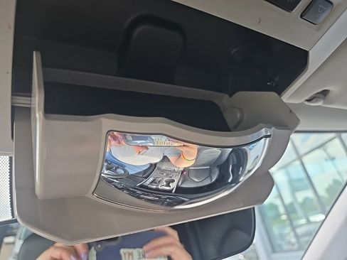 Used 2022 Toyota Highlander XLE image 70