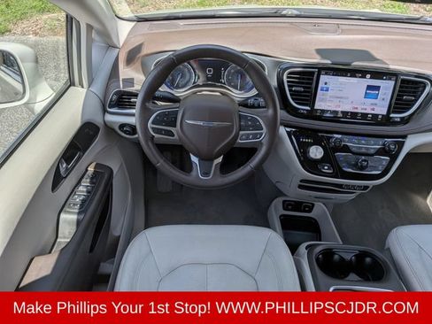 Certified 2021 Chrysler Pacifica Touring-L w/ Premium & Safety Sphere Group FWD image 15