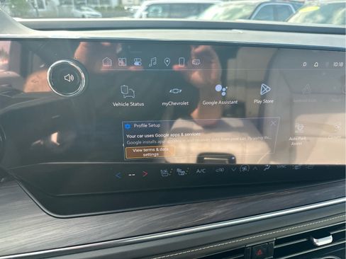 Certified 2025 Chevrolet Suburban Premier image 9