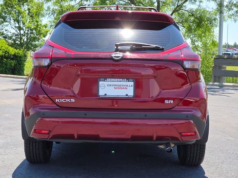 Used 2022 Nissan Kicks SR w/ Interior Electronics Package FWD image 12