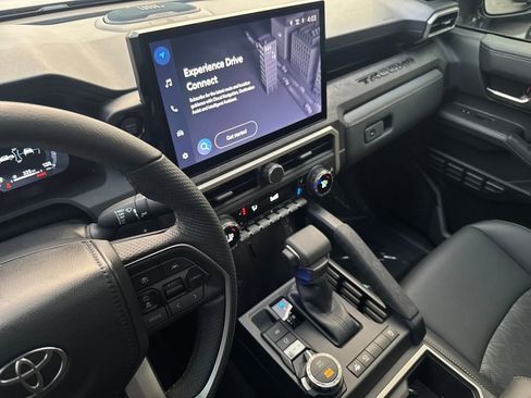 Used 2025 Toyota Tacoma Limited image 23