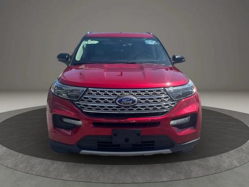 Used 2022 Ford Explorer Limited w/ Equipment Group 301A AWD/4WD image 2