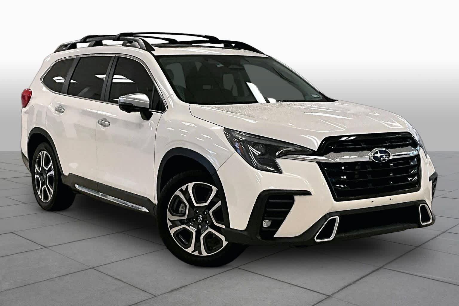 Used 2023 Subaru Ascent Touring AWD/4WD image 3
