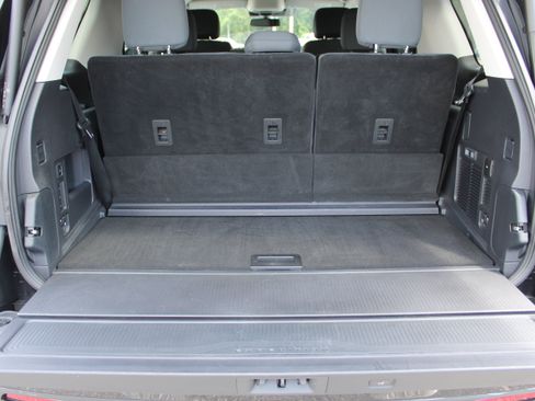 Used 2025 Ford Expedition Active AWD/4WD image 14