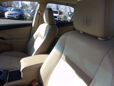 Used 2012 Toyota Camry XLE image 21