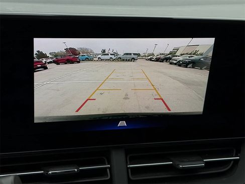 Certified 2024 Chevrolet Trax LT image 19