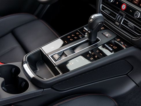 New 2026 Porsche Macan image 49