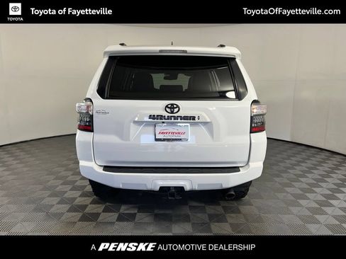 Used 2021 Toyota 4Runner SR5 Premium w/ Moonroof Package AWD/4WD image 4