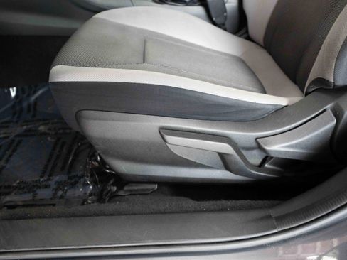 Used 2020 Subaru Crosstrek 2.0i AWD/4WD image 12