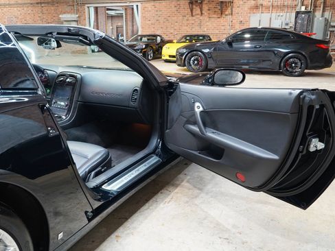 Used 2008 Chevrolet Corvette Coupe w/ Z51 Performance Package RWD image 50