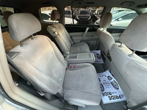 Used 2010 Toyota Highlander 2WD image 16