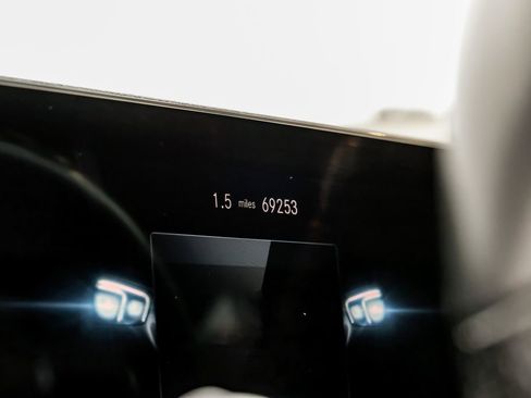 Used 2021 Mercedes-Benz GLS 580 4MATIC image 19