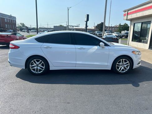 Used 2013 Ford Fusion SE FWD image 4