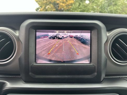 Used 2023 Jeep Wrangler Sport S image 23