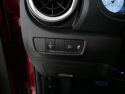 Used 2022 Hyundai Kona Limited AWD/4WD image 26